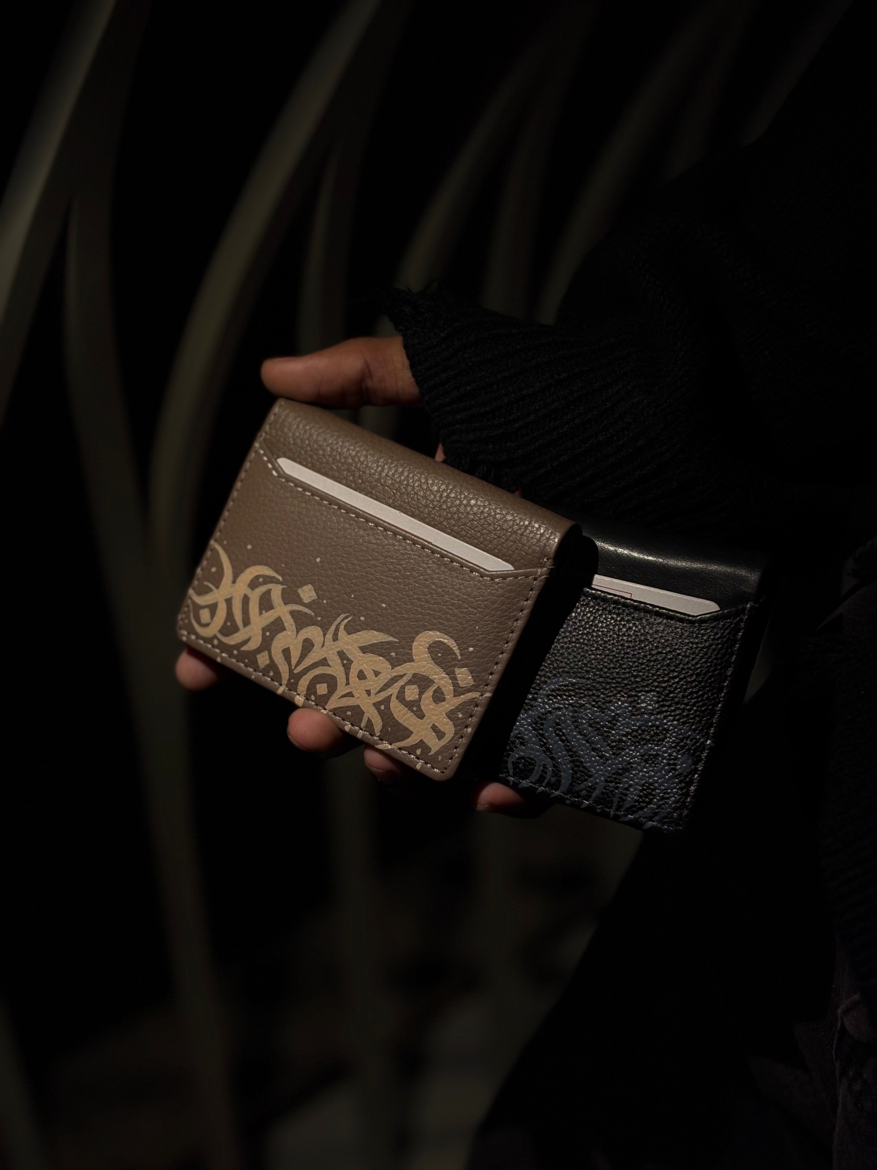 REZIRE Minimal Calligraphy Wallet